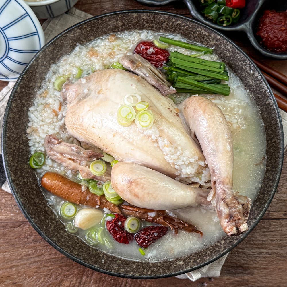 [귀빈정] 26년전통맛집 가마솥누룽지 수제 삼계탕1kg